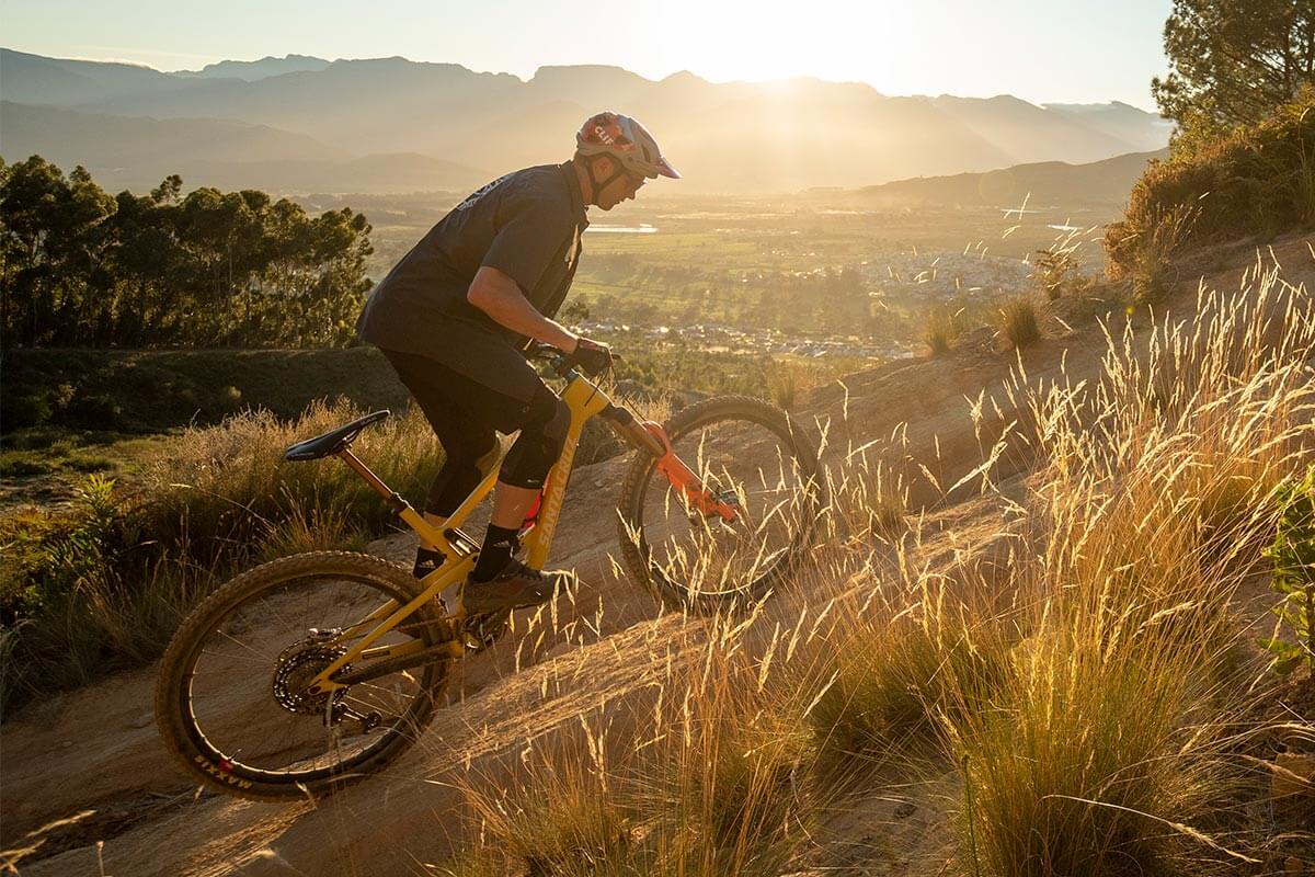 Bicicleta en terreno montañoso